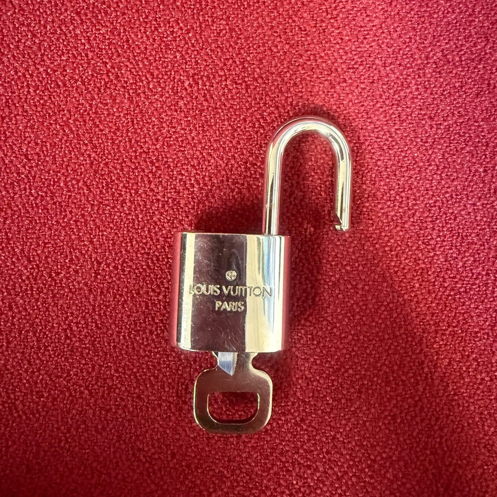 Louis Vuitton Silver Lock and Key #323 - Picture 6 of 6